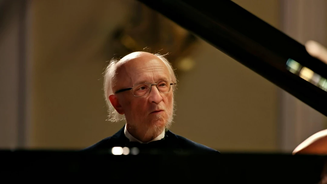 Передача Бетховен. Шуман. Московский камерный оркестр Musica Viva. Дирижёр Александр Рудин. Солист Алексей Любимов (фортепиано). Зал Зарядье