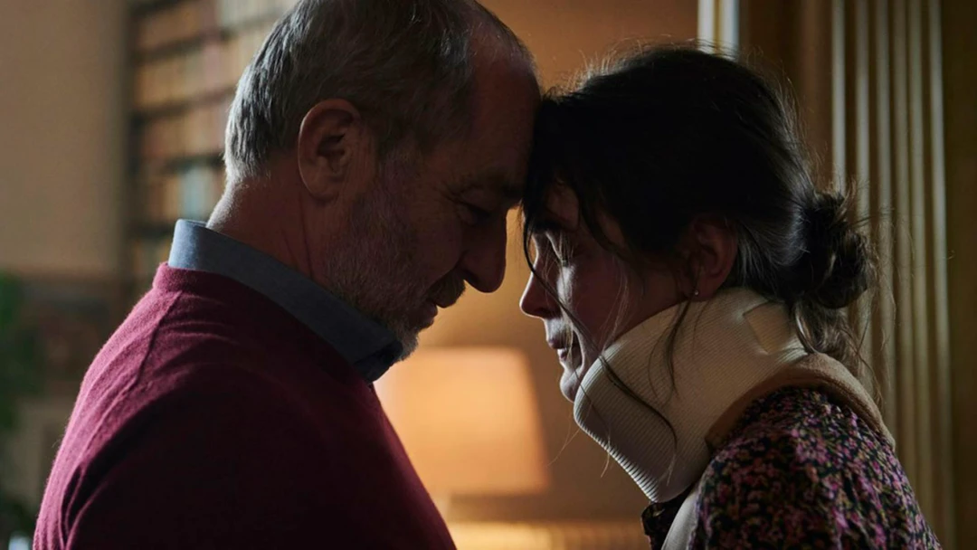 Сериал За кулисами