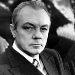Кирилл Лавров