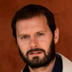 Юго Бекер