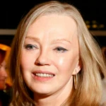 Елена Попова