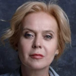 Нелли Попова